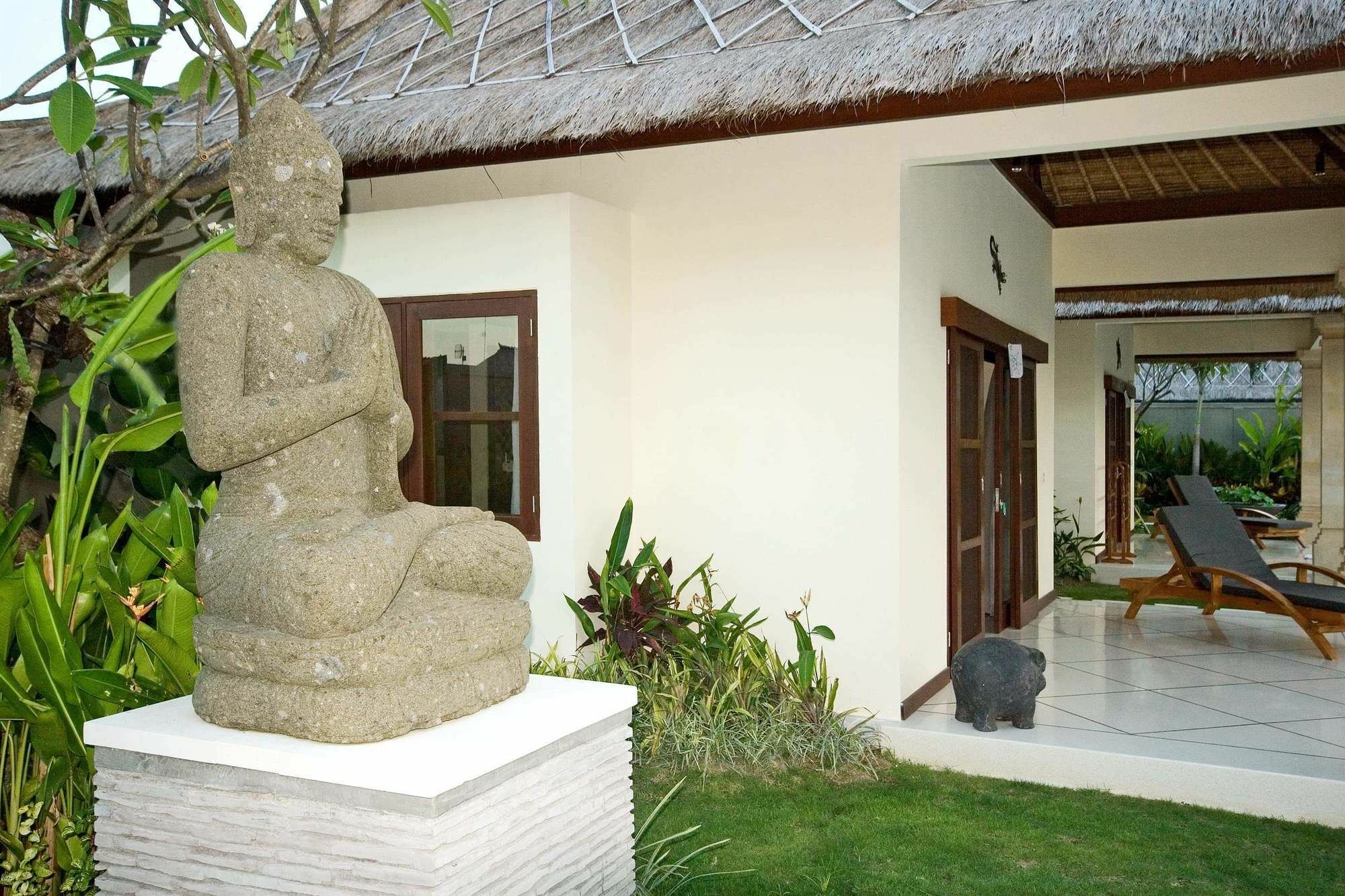 Villa Alam Семиняк Екстериор снимка